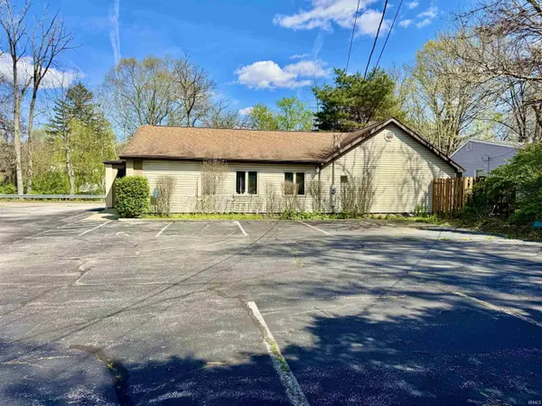 1227 E Bristol ST, Elkhart, IN 46514