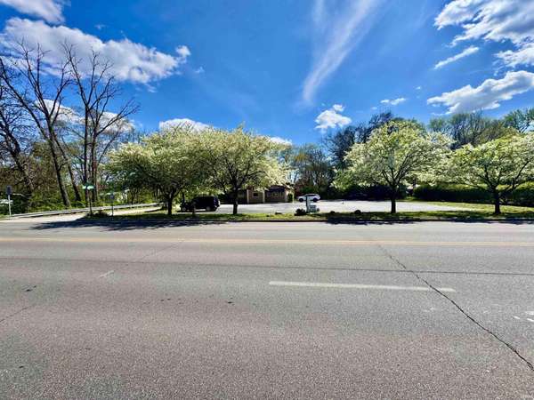 1227 E Bristol ST, Elkhart, IN 46514