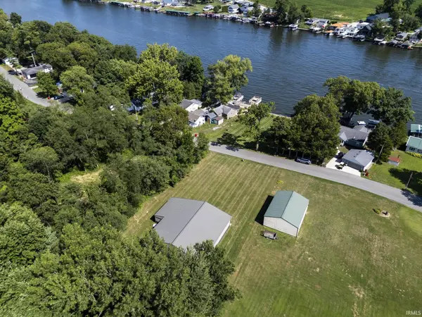 5219 E Quiet Water CT, Monon, IN 47959