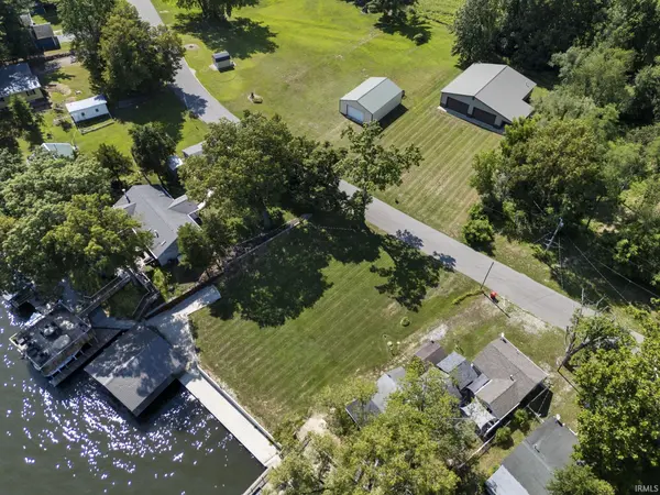 5224 E Quiet Water CT, Monticello, IN 47960