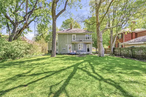 1821 College ST, South Bend, IN 46628