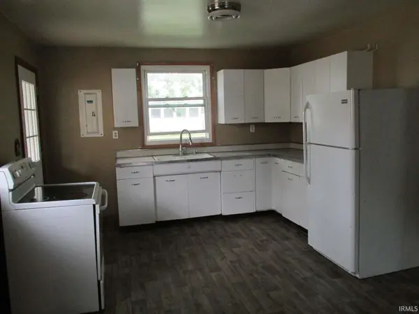 725 N Main ST, Warren, IN 46792