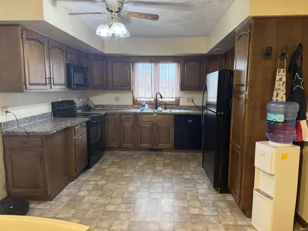 543 W 12th ST, Mishawaka, IN 46544
