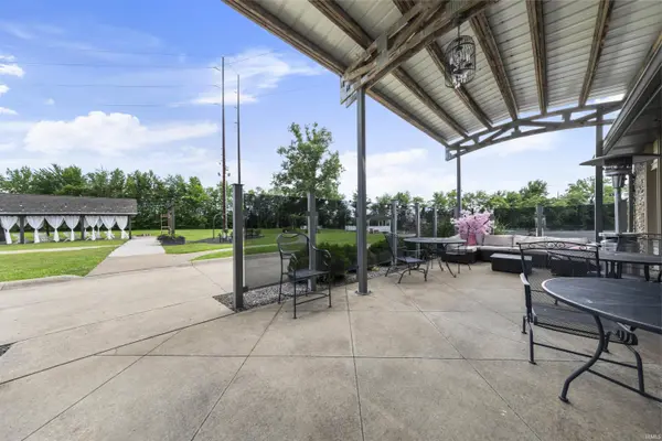 15901 Old Petersburg RD, Evansville, IN 47725