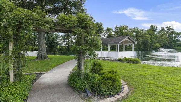 15901 Old Petersburg RD, Evansville, IN 47725