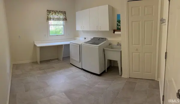 601 Finch DR, South Bend, IN 46614-6827