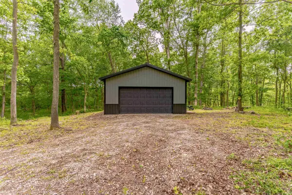 2303 Schroeder RD, Evansville, IN 47725