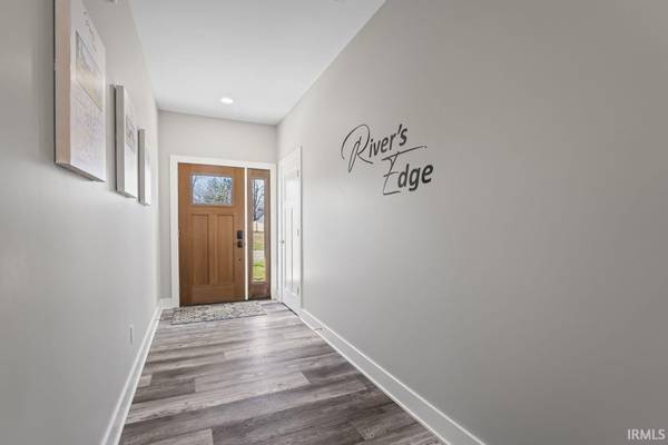 301 Blue River DR, Knightstown, IN 46148