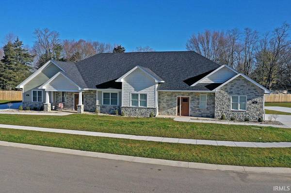 301 Blue River DR, Knightstown, IN 46148