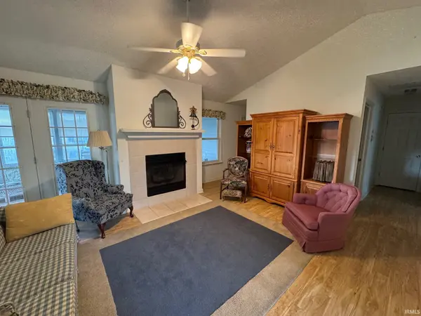 1728 Colonial DR, Rochester, IN 46975