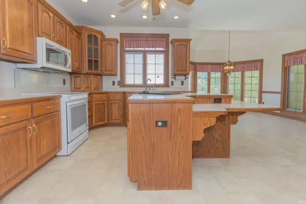 2155 Durlin RD, New Harmony, IN 47631