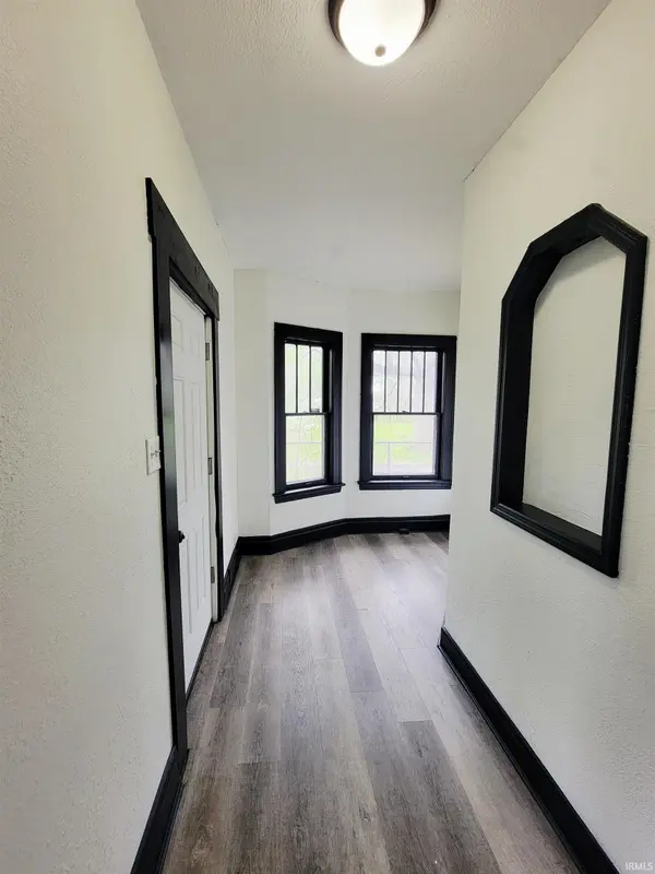 2118 Lincoln Way W ***, South Bend, IN 46628-2559