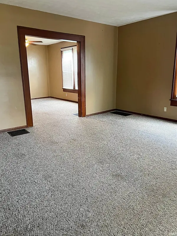 80 F St NW ***, Linton, IN 47441