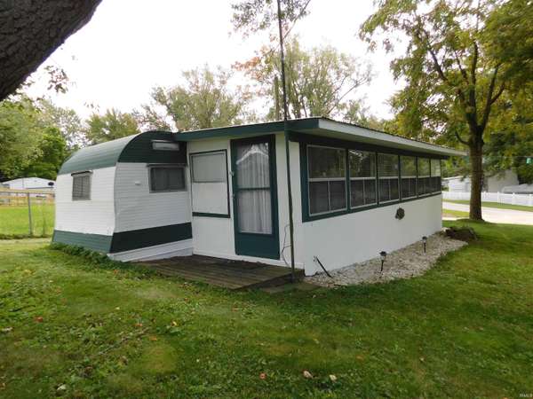 5246 W Warren AVE, Silver Lake, IN 46982