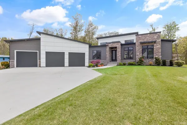 50824 Brownstone DR, Granger, IN 46530