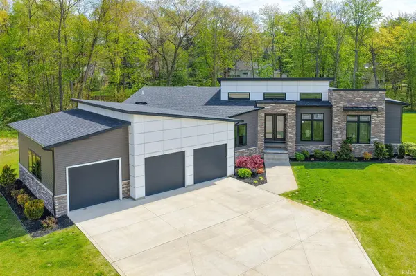50824 Brownstone DR, Granger, IN 46530