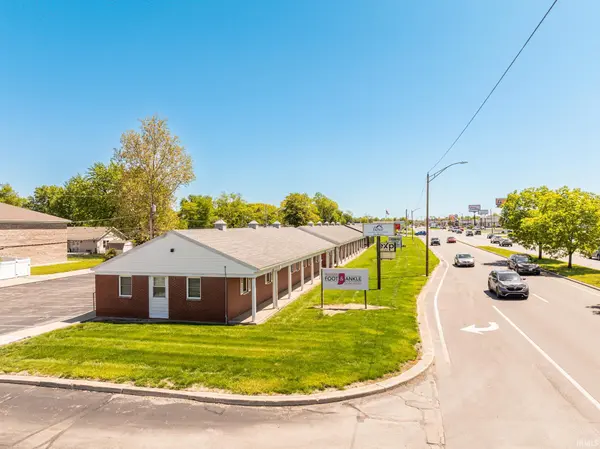 2106 W McGalliard RD, Muncie, IN 47304