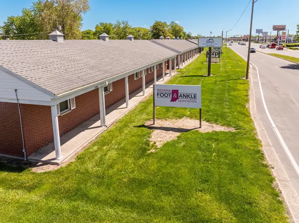 2106 W McGalliard RD, Muncie, IN 47304