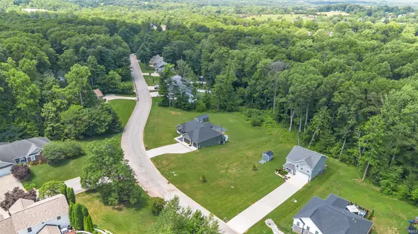 5510 W Redbud DR, Ellettsville, IN 47429