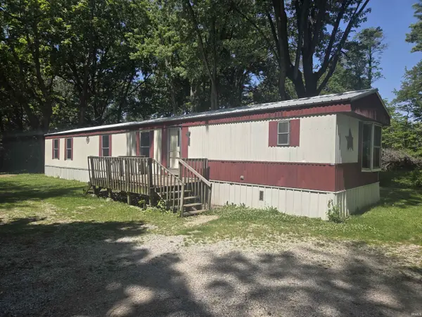 1001B Biddinger LN, Washington, IN 47501-1011