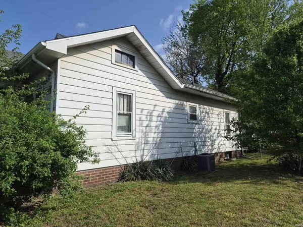 920 Nicholas ST, Vincennes, IN 47591