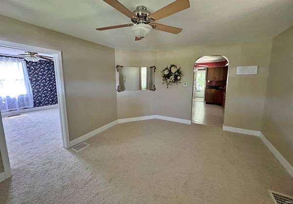 1725 Bedford RD, Washington, IN 47501
