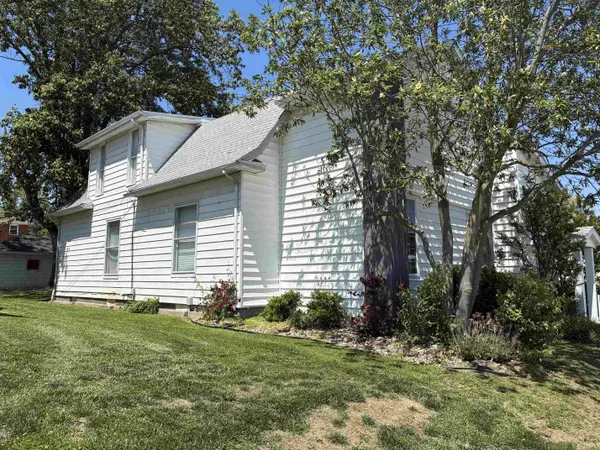 106 W 4th ST, Bicknell, IN 47512
