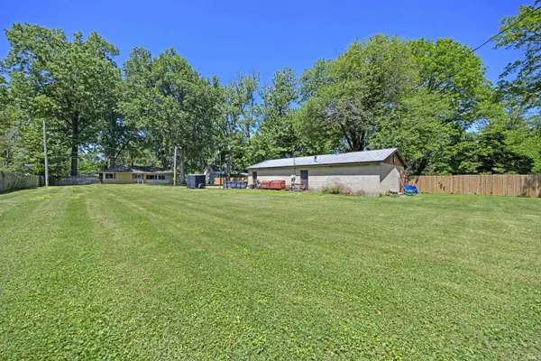 810 Plaza DR, Evansville, IN 47715