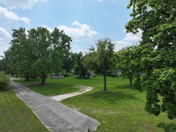 1023 N Monticello ST, Winamac, IN 46996-1133