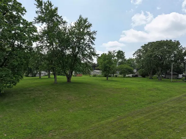 1005 N Monticello ST, Winamac, IN 46996-1133