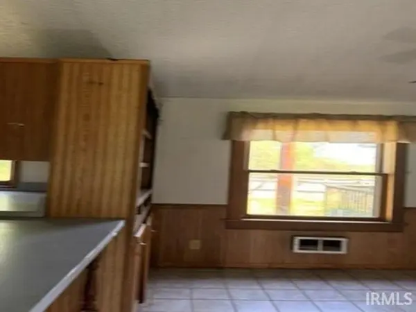 570 E Tennyson RD, Boonville, IN 47601-8037
