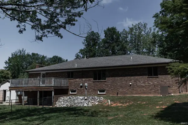 6511 Blue Spruce DR, Newburgh, IN 47630
