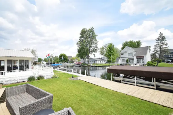 10272 SOUTH CHANNEL DR, Syracuse, IN 46567