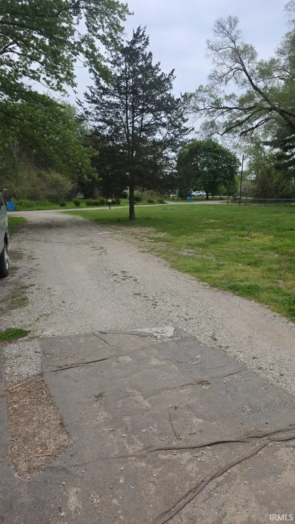 50675 Donna ST, Elkhart, IN 46514-9539