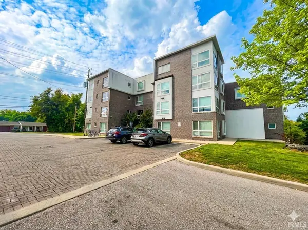 604 N Smith RD, Bloomington, IN 47408-2766