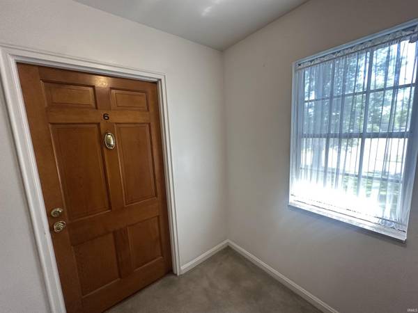 665 Saint Marys DR #6, Evansville, IN 47714