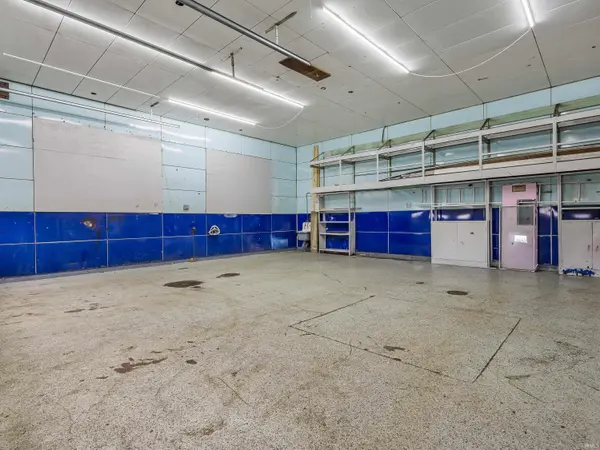 1102 E State BLVD, Fort Wayne, IN 46805-4424