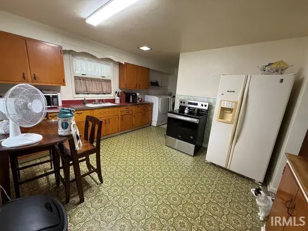 1104 N 8th ST, Mitchell, IN 47446