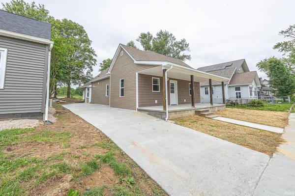 118 N Jackson ST, Oakland City, IN 47660