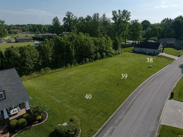 8211 Blessing WAY, Evansville, IN 47712