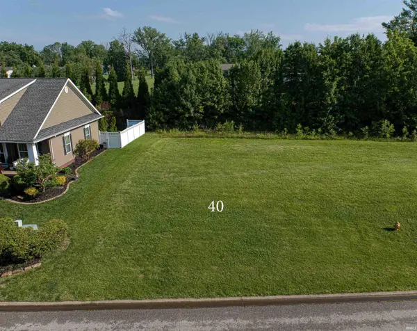 8211 Blessing WAY, Evansville, IN 47712