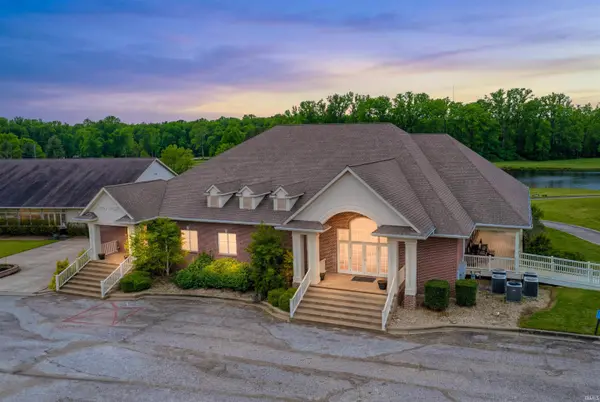 356 Persimmon CIR, Boonville, IN 47601