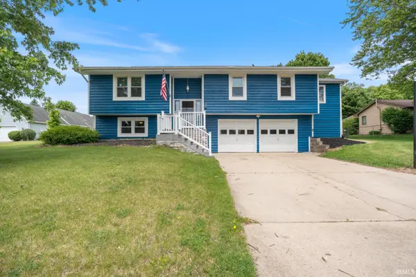 608 Lake John CIR, Winona Lake, IN 46590