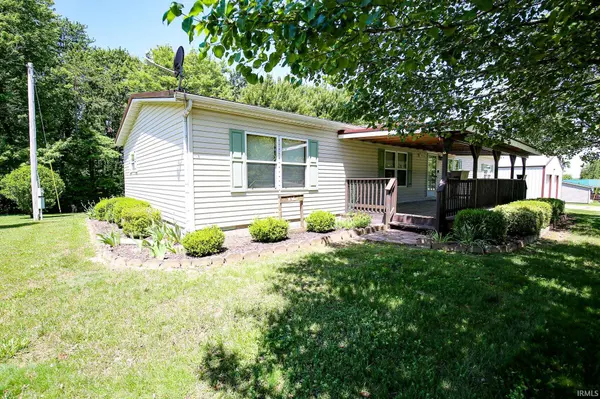 6858 S Greentuck DR, Owensburg, IN 47453
