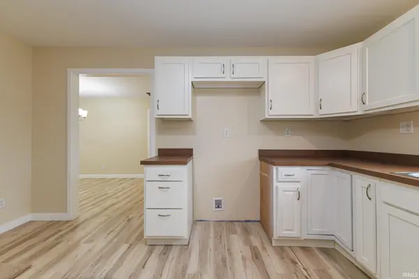 1400 E RUSSEY ***, Muncie, IN 47302