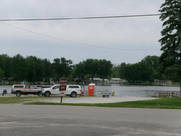 6401 N Sunset BLVD, Macy, IN 46951