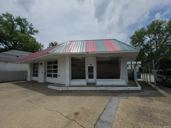 430 N Walnut ST, Mount Carmel, IL 62863
