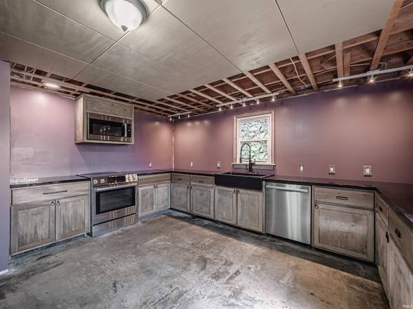 205 S Mariah ST, Winslow, IN 47598