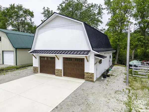 1498 N Shore DR, Rome City, IN 46784