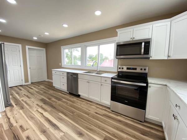 1716 15th ST, Bedford, IN 47421